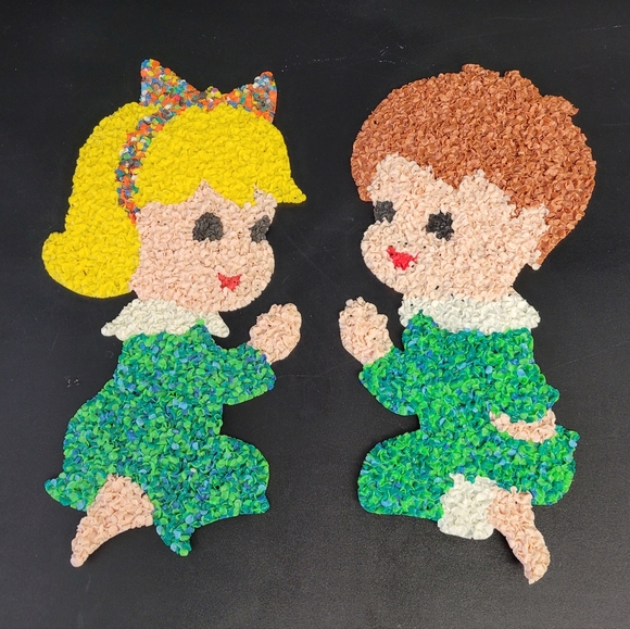 Vintage melted plastic popcorn wall hangers Christmas boy and girl - Picture 12 of 12